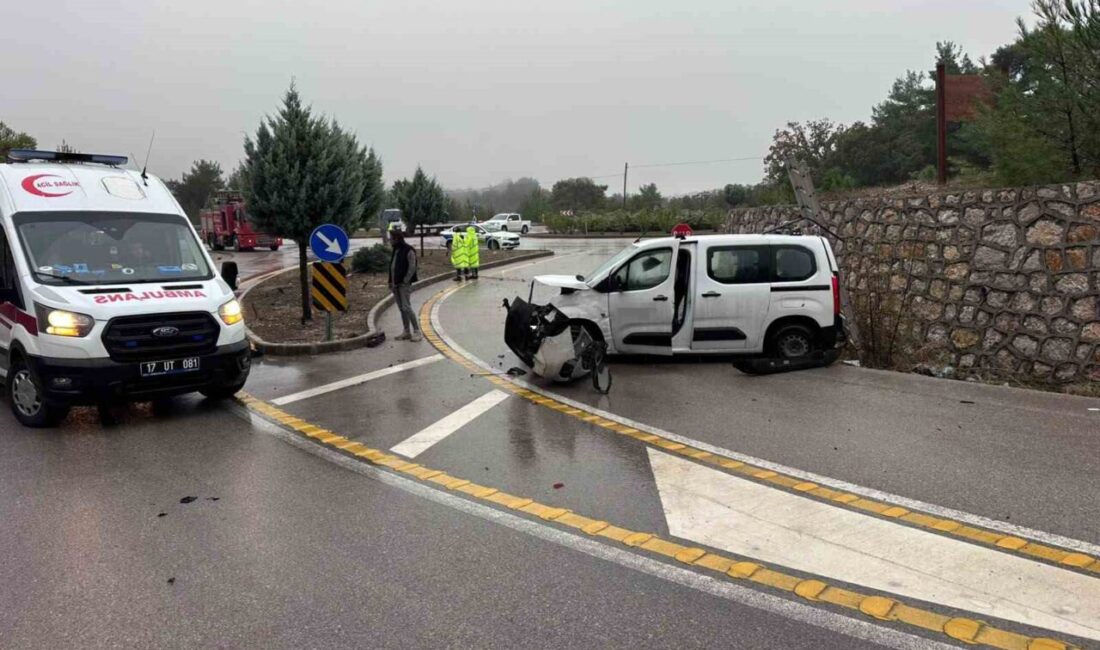 Çanakkale’nin Ayvacık ilçesinde yağışlı hava sebebiyle kontrolden çıkan hafif ticari