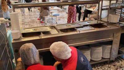 Çanakkale’deki 29 özel kız öğrenci yurdunun yemekhaneleri, aynı anda denetlendi.