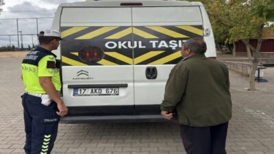 Çanakkale ilinde jandarma ekipleri tarafından okul servislerine denetim gerçekleştirildi. Çanakkale