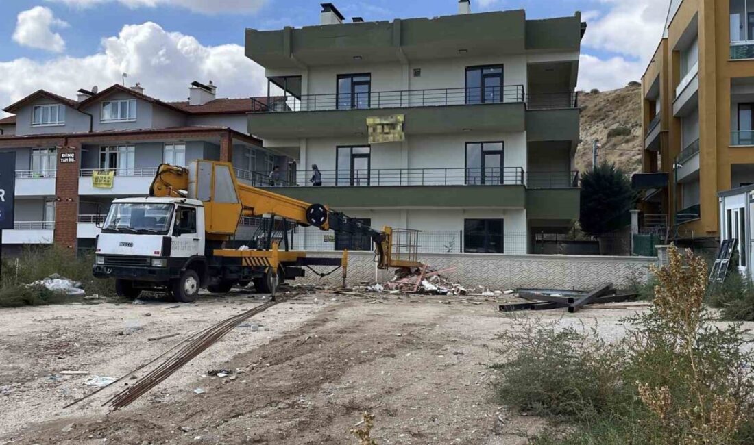 Konya’nın Meram ilçesinde, Köyceğiz Mahallesi’nde bulunan 2 katlı bir binanın