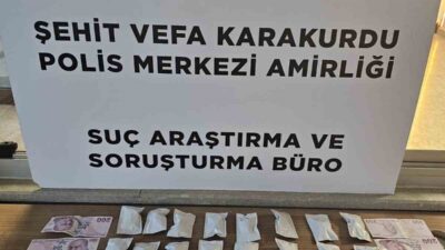 Çekmeköy’de polis ekipleri, şüpheli buldukları bir aracı durdurduklarında gizli bölmede