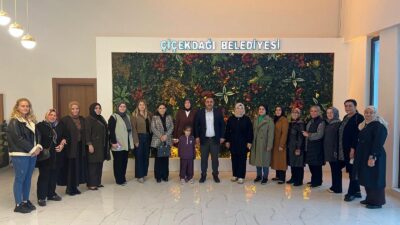 AK Parti Kırşehir İl Kadın Kolları Başkanı Fatma Yılmaz ve