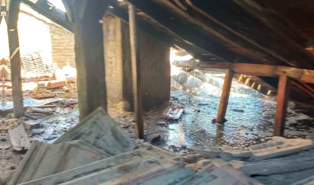 Denizli’nin Çivril ilçesine bağlı Özdemirci Mahallesi’nde bulunan eski belediye binasının