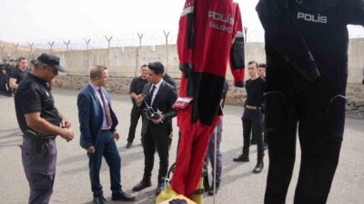 Şırnak’ın Cizre İlçe Kaymakamı Ahmet Vezir Baycar, Su Altı Grup