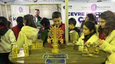 Çorum’da düzenlenen TÜBİTAK 4007 Bilim Şenliği, binlerce öğrenciyi bilimle buluşturmayı