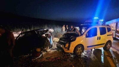 Çorum’un Alaca ilçesinde meydana gelen trafik kazasında bir hafif ticari