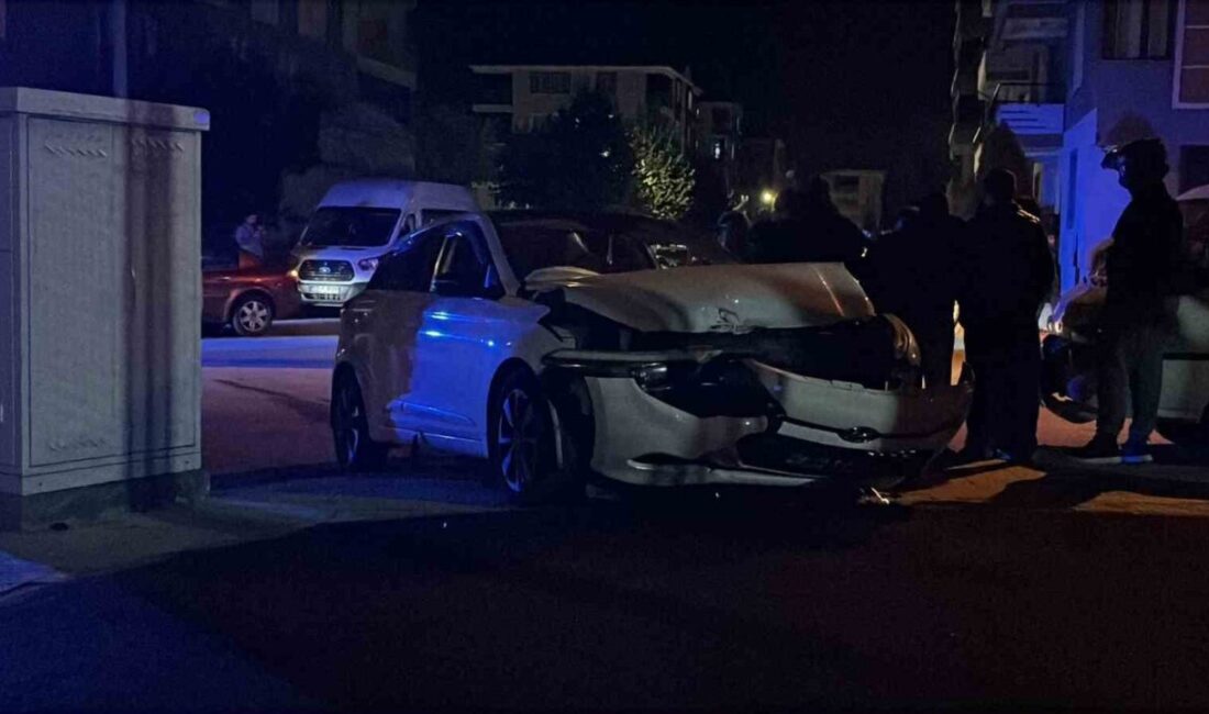 Çorum’da meydana gelen trafik kazasında, iki aracın çarpışması sonucu 4