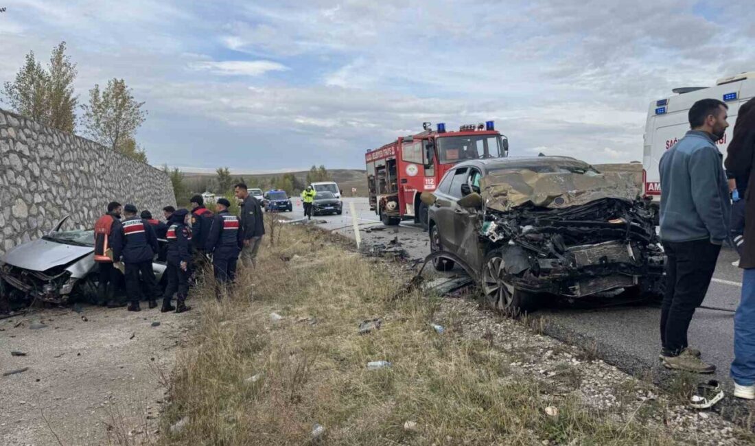 Çorum’un Alaca ilçesinde cip ile otomobilin çarpışması neticesinde meydana gelen