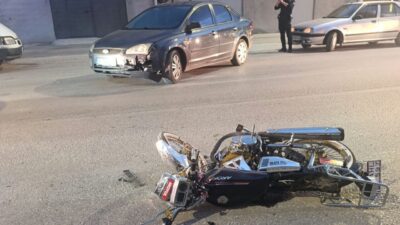 Alaca ilçesinde meydana gelen trafik kazasında bir motosiklet sürücüsü yaralandı.