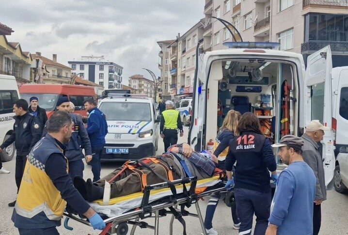 Alaca ilçesindeki bir kaza sonucunda, Ankara Caddesi Meydan Cami önünde
