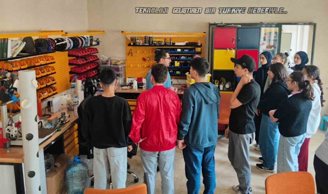 Bayburt Gençlik Merkezi’nde faaliyet gösteren Deneyap Teknoloji Atölyesi, yeni eğitim