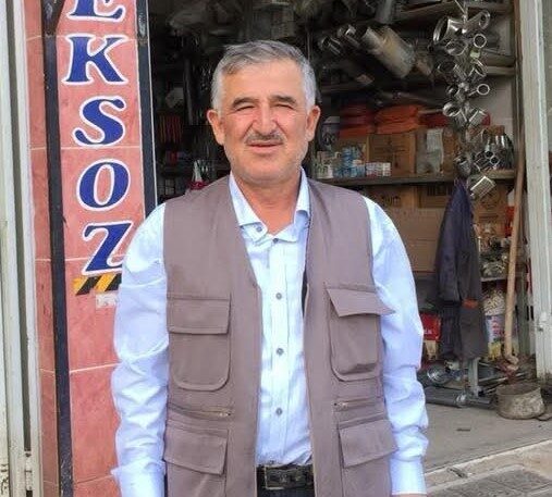 Denizli’nin Tavas ilçesinde bir yaşlı adam, çanak antenini tamir etmek