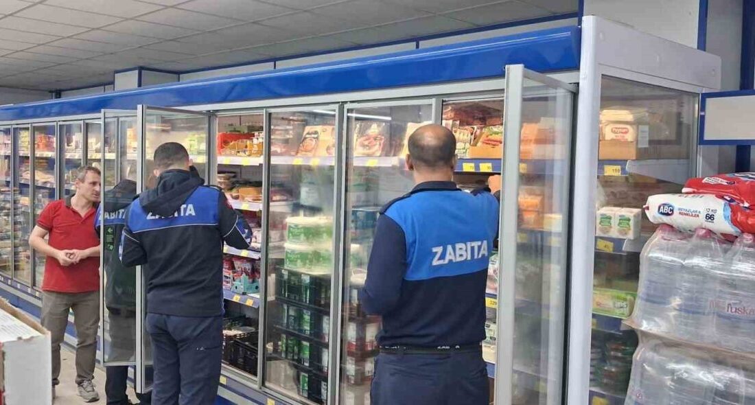 Dilovası’nda tüketicilerin haklarının korunması amacıyla market denetimleri gerçekleştirildi. Dilovası Belediyesi