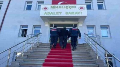 Eskişehir’in Mihalıççık ilçesinde yaşanan bir kavgada, husumetinin başına dirgenle vurarak