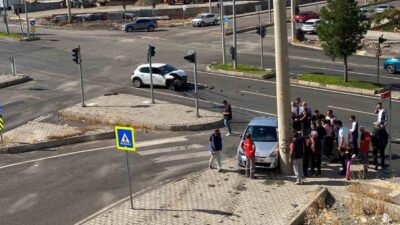 Diyarbakır’da meydana gelen trafik kazasında 3 kişi yaralandı. Kazanın, Kayapınar