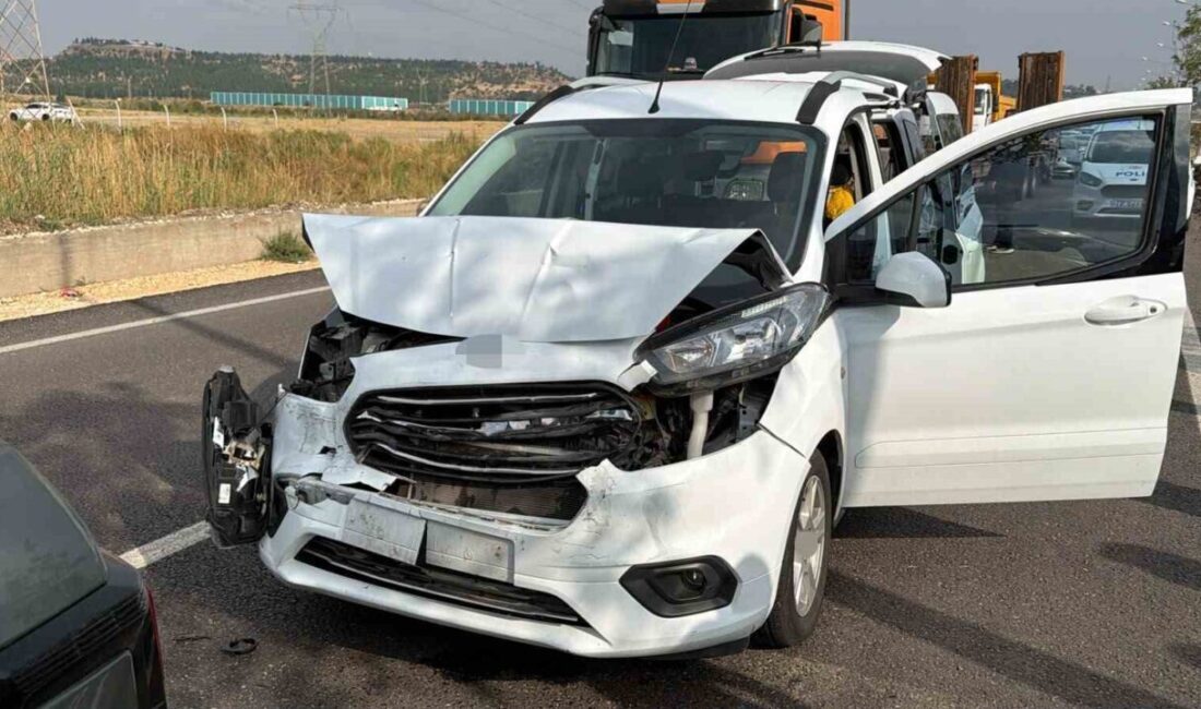 Diyarbakır’ın Silvan ilçesinde meydana gelen trafik kazasında iki aracın çarpışması