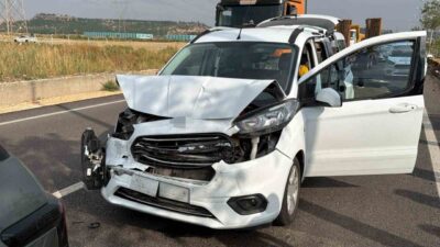 Diyarbakır’ın Silvan ilçesinde meydana gelen trafik kazasında iki aracın çarpışması