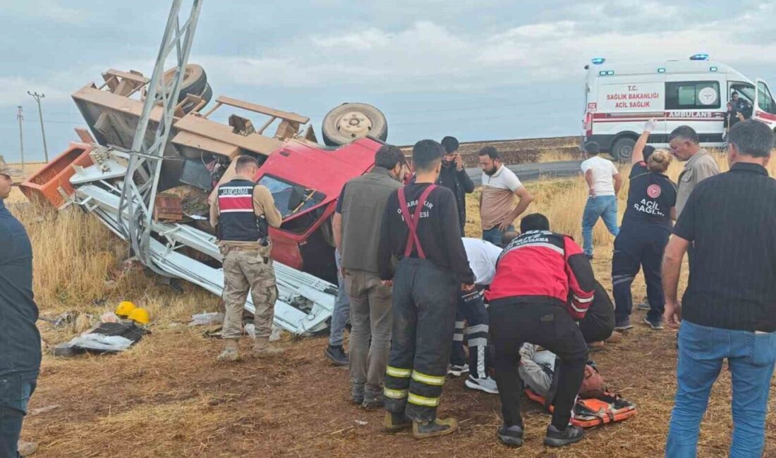 Diyarbakır’ın Ergani ilçesinde meydana gelen trafik kazasında bir kamyonet devrilerek