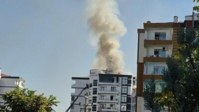 Diyarbakır’da bir sitenin çatı tamiri esnasında meydana gelen yangın hızla