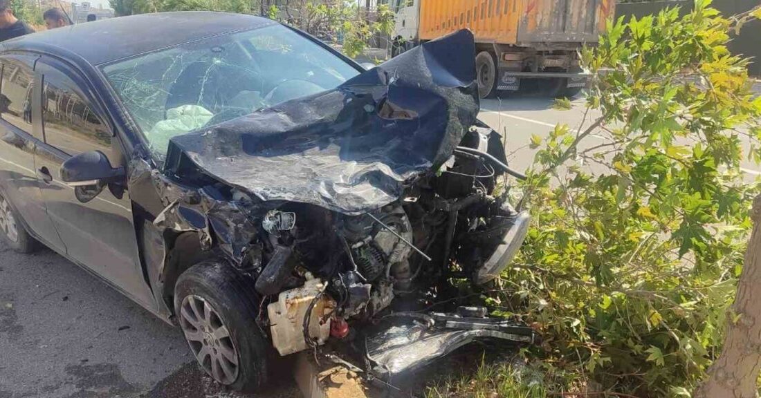 Silvan ilçesinde meydana gelen trafik kazasında, iki aracın çarpışması sonucunda
