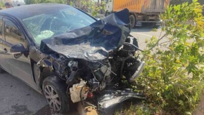 Silvan ilçesinde meydana gelen trafik kazasında, iki aracın çarpışması sonucunda