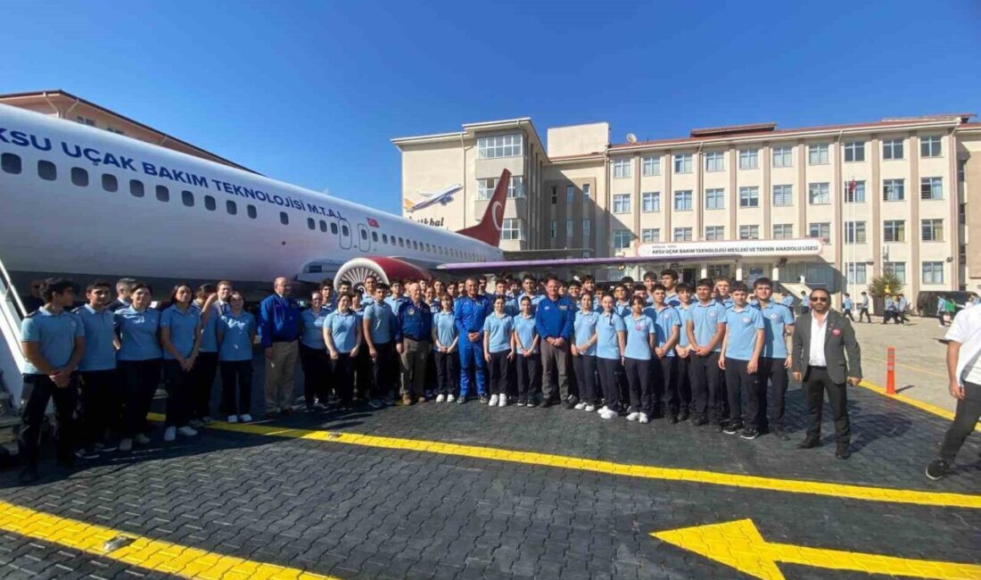 Antalya’da düzenlenen 77. Uluslararası Uzay Kongresi kapsamında 4 astronot, aralarında