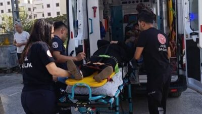 Hatay’ın Dörtyol ilçesinde meydana gelen trafik kazasında iki otomobil çarpıştı