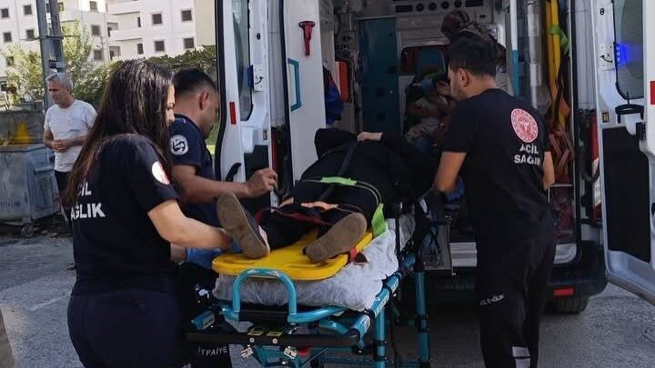 Hatay’ın Dörtyol ilçesinde meydana gelen trafik kazasında iki otomobil çarpıştı