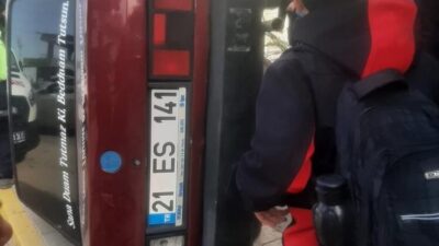 Ergani ilçesinde gerçekleşen bir olayda, kaldırımda drift yaparken iki öğrenciye