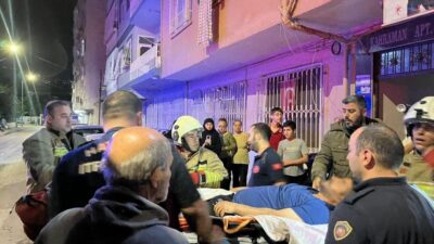 Hatay’da bir evde çıkan yangın sonucu dumanlarla kaplanan evde, yatalak
