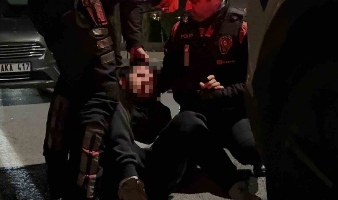 Kayseri’nin Melikgazi ilçesinde polislerin ‘dur’ ihtarına uymayan bir sürücü, uzun