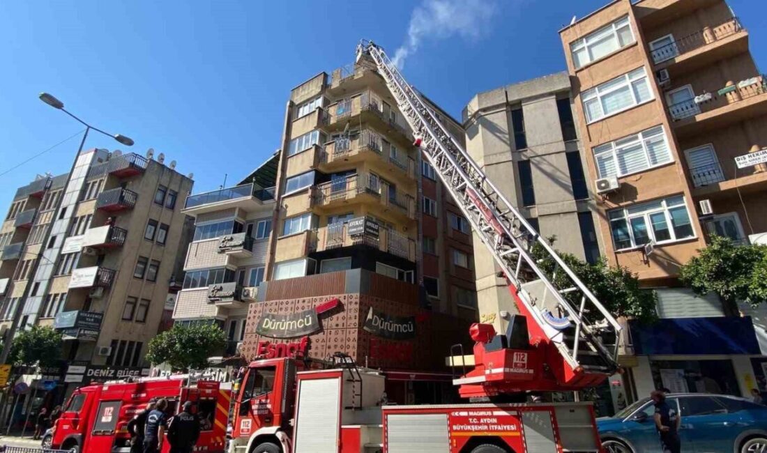 Efeler ilçesindeki bir dürümcünün bacasında meydana gelen yangın, panik yarattı.