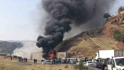 Bitlis-Diyarbakır karayolunun Baykan çıkışında meydana gelen trafik kazasında bir tır