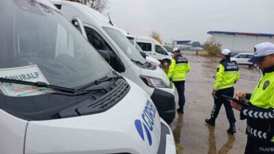 Düzce ilinde okul servisleri, ilgili kurumların denetimi altında denetlendi. Taşımacılık