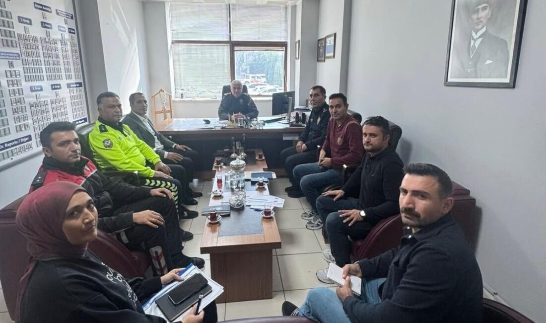 Düzce İl Emniyet Müdürü İbrahim Ergüder, Asayiş Şube Müdürlüğü personeli