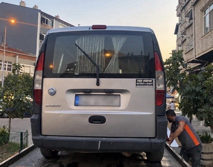 Edirne’nin Uzunköprü ilçesinde polis ekipleri tarafından durdurulan bir araçta, 14