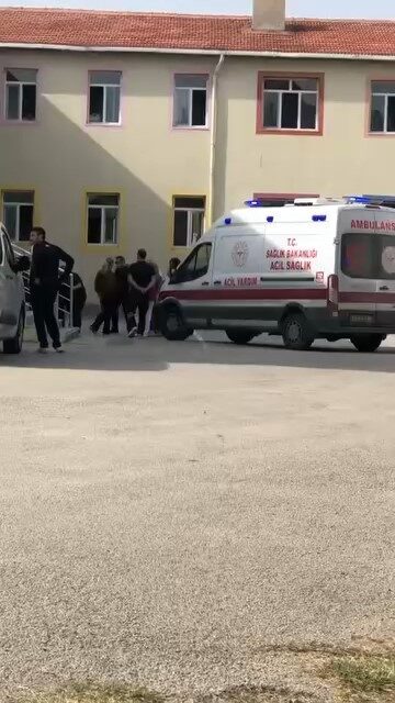 Uzunköprü ilçesinde bulunan bir okulda öğrencilerin çamaşır suyundan etkilendiği iddiası