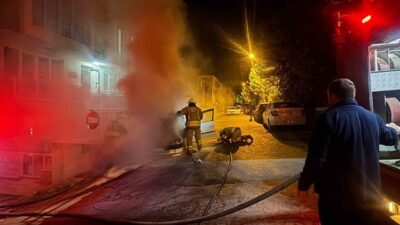 Edirne’de bir otomobil, park halindeyken çıkan yangın sonucunda kullanılamaz hale
