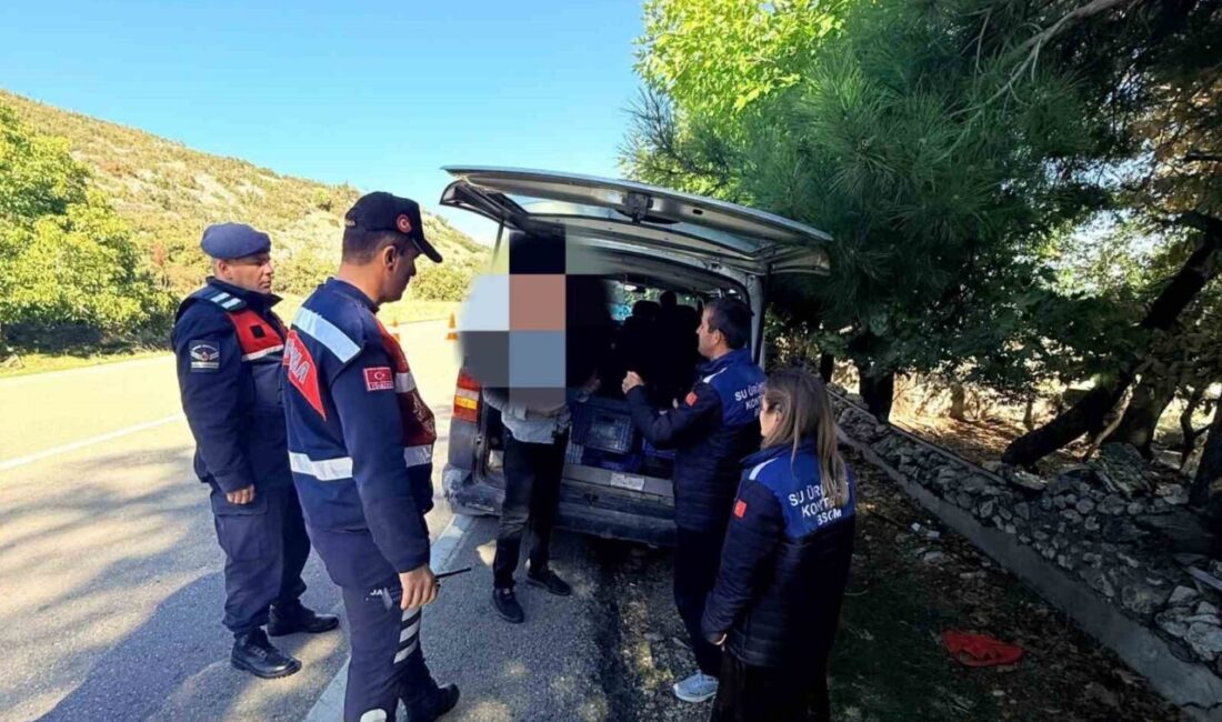 Eğirdir ilçesinde su ürünlerine yönelik denetimler sırasında yapılan yol kontrolünde,