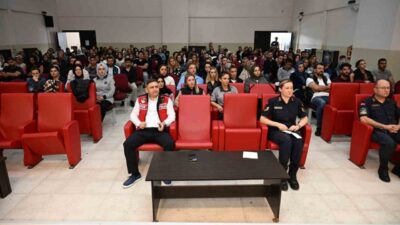 Elazığ İl Emniyet Müdürlüğü ekipleri, 329 okul bahçe görevlisine dedektör