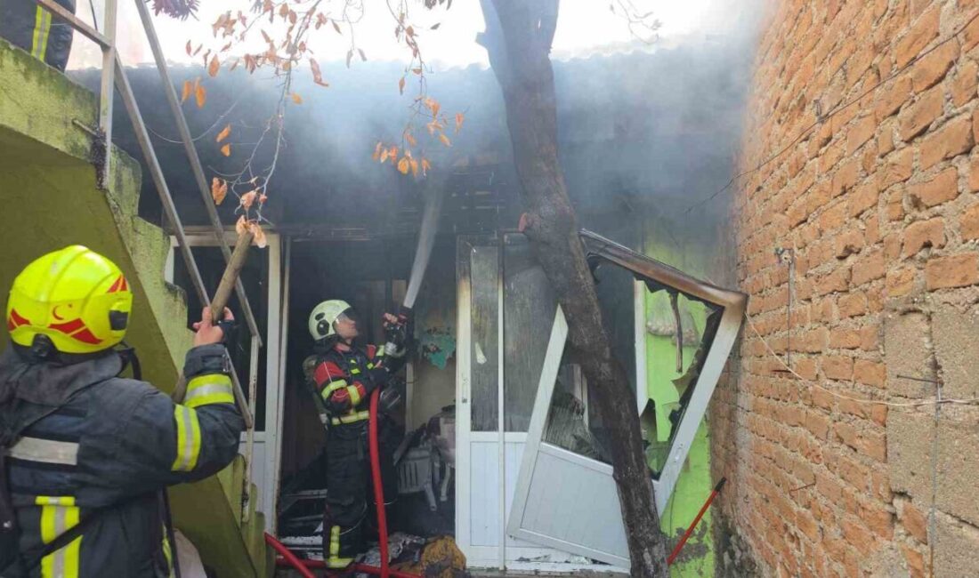 Nazilli ilçesindeki bir evde meydana gelen yangında elektrikli battaniyenin alev