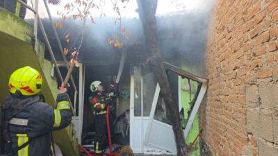 Nazilli ilçesindeki bir evde meydana gelen yangında elektrikli battaniyenin alev