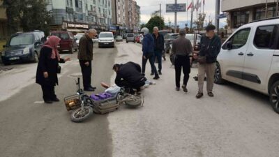 Samsun’un Çarşamba ilçesinde bir genç, elektrikli bisikletten düşerek yaralandı. Kaza,
