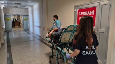 Adıyaman’da bir kişi, otobüste seyahat ederken dengesini kaybederek elindeki bıçağın