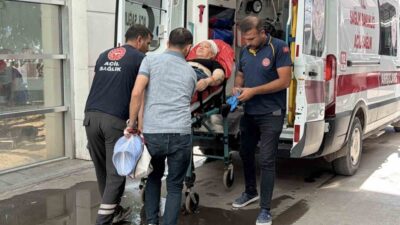 Adıyaman’da bir kadın, elinden düşen bıçağın ayağına saplanması sonucu yaralandı.