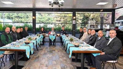 Eskişehir’de emekli bir emniyet personeli için veda yemeği düzenlendi. Eskişehir