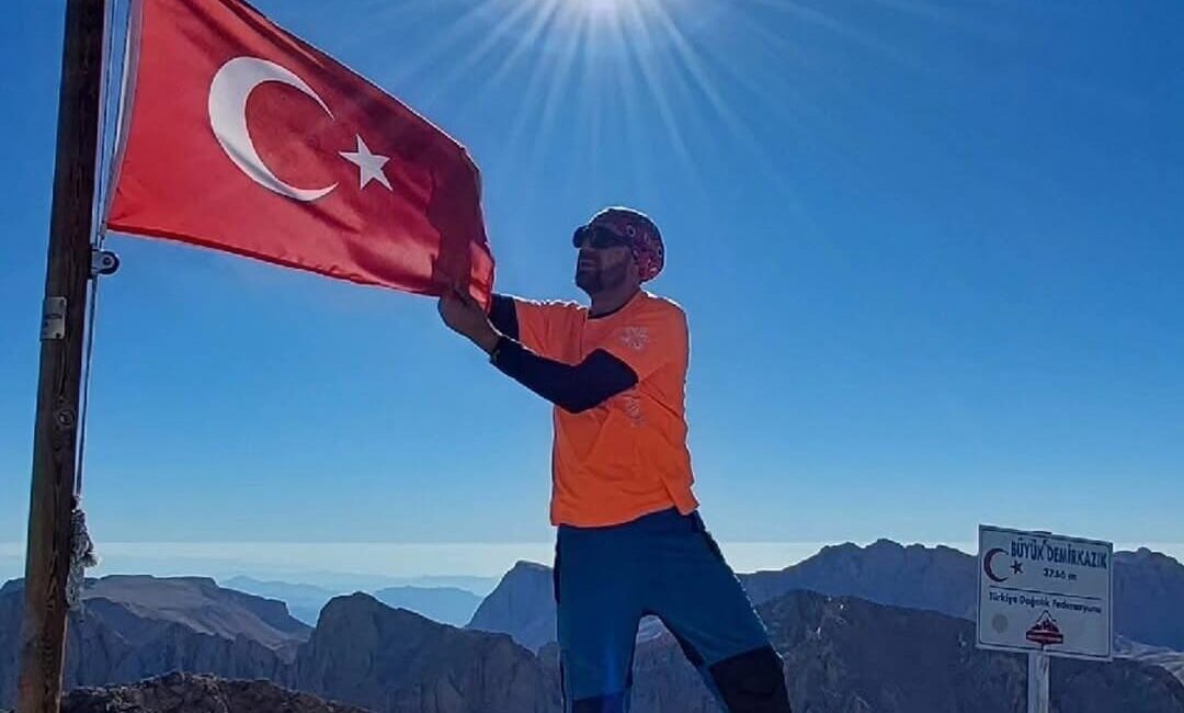 Erciyes Dağı’nda gerçekleştirilen zirve tırmanışında bir dağcı kayalıklardan düşerek hayatını