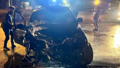 Konya’nın Ereğli ilçesinde, bir SUV aracın yol kenarındaki bir iş
