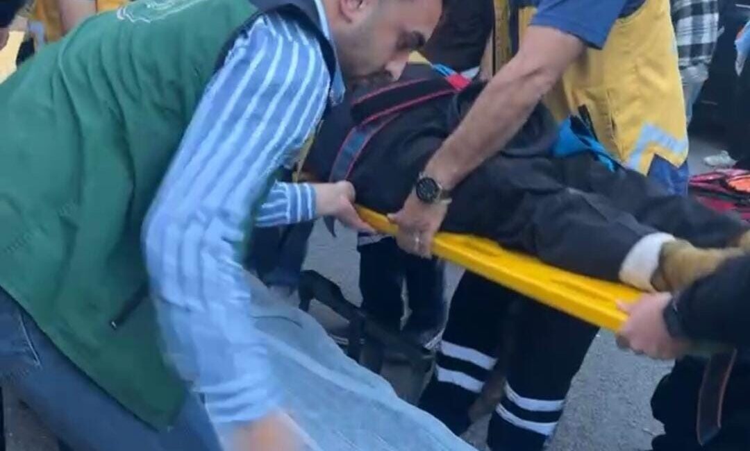 Erzincan’da motosikletin yayaya çarpması sonucu meydana gelen trafik kazasında 2