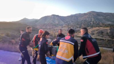 Erzincan’ın Kemah ilçesinde devrilen traktörün altında sıkışan sürücü, AFAD ve